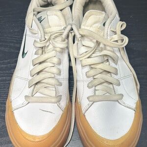 Nike Court Legacy Lift Size 8W 6.5Y